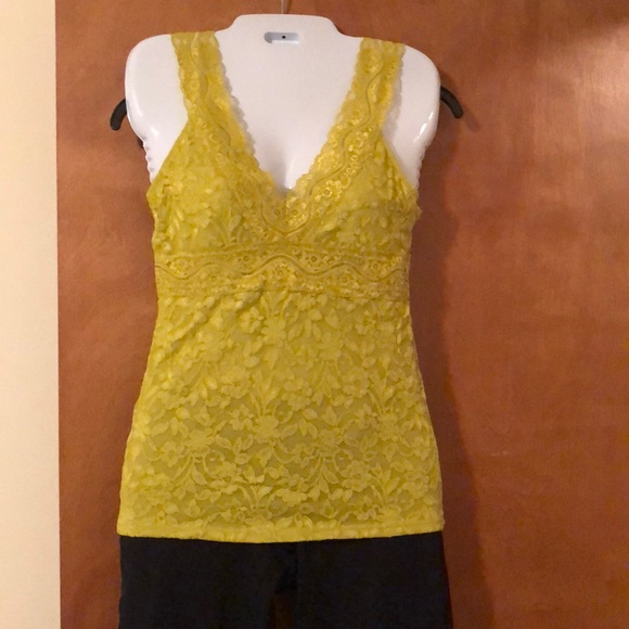 🎈Beautiful Lace Top - Picture 4 of 6